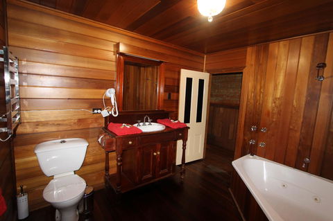 Kerrellie Cottages 2, 4 & 8 Reid Street - Accommodation Fremantle 25