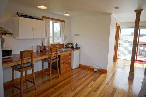 @ The Beach & Not Quite @ The Beach Holiday Cottages - Stanley - Accommodation Fremantle 4