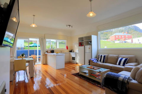 @ The Beach & Not Quite @ The Beach Holiday Cottages - Stanley - Accommodation Fremantle 17