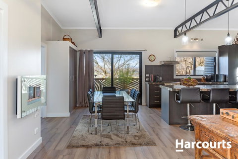 The WeareHouse In Deloraine - Accommodation Fremantle 22