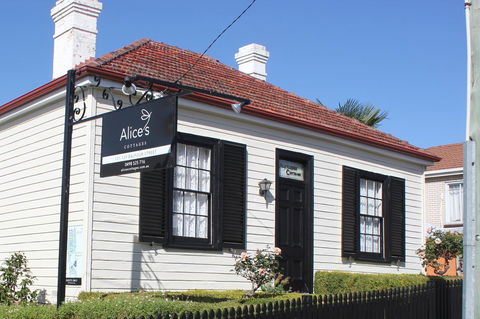 Alice\'s Cottages - Accommodation Fremantle 0