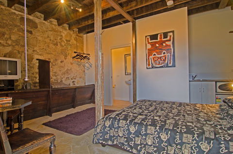 Cleburne Homestead - Accommodation Fremantle 23