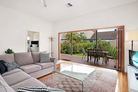 Newcastle Executive Homes - Cooks Hill Cottage - Accommodation Fremantle 0