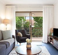 Newly-furnished 2-Bed Apartment with Gym and Pool - Accommodation Fremantle
