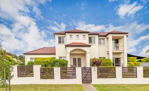 Nice Home In The Regatta Waters Estate Close To Theme Parks - Accommodation Fremantle 0