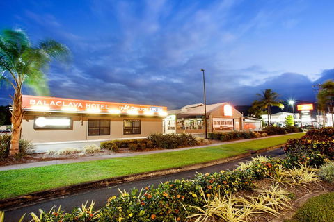Nightcap At Balaclava Hotel - Accommodation Fremantle 2