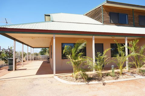 Ningaloo Breeze Villa 6 - 3 Bedroom Fully Self-Contained Holiday Accommodation - Accommodation Fremantle 0