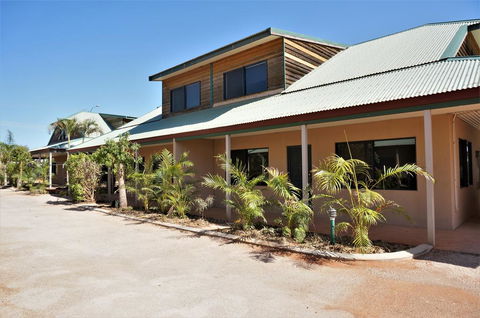 Ningaloo Breeze Villa 7 - 3 Bedroom Fully Self-Contained Holiday Accommodation - Accommodation Fremantle 0
