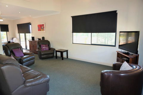 Ningaloo Breeze Villa 7 - 3 Bedroom Fully Self-Contained Holiday Accommodation - Accommodation Fremantle 3