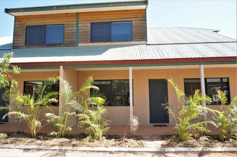 Ningaloo Breeze Villa 7 - 3 Bedroom Fully Self-Contained Holiday Accommodation - Accommodation Fremantle 1