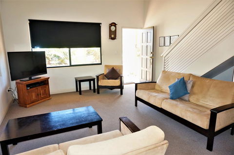 Ningaloo Breeze Villa 9 - 3 Bedroom Fully Self-Contained Holiday Accommodation - Accommodation Fremantle 2
