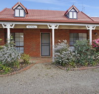 Oak Cottage - Tudor Village Unit 5 - Accommodation Fremantle