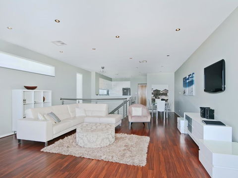 Ocean 180A - Accommodation Fremantle 2