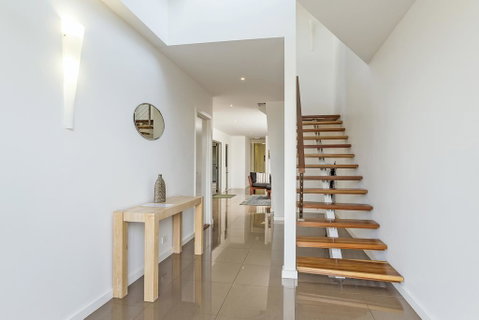 Ocean View: Luxury Beachfront - Accommodation Fremantle 1