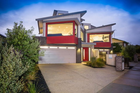 Ocean View: Luxury Beachfront - Accommodation Fremantle 0