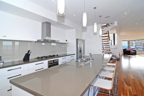Ocean View: Luxury Beachfront - Accommodation Fremantle 2