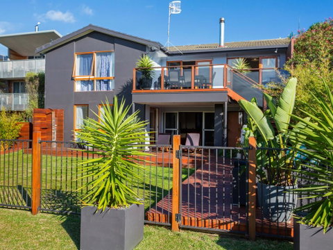 Ocean's 30 - Ultimate Beach Frontage - Accommodation Fremantle 0