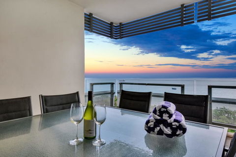 Oceana Darwin Central Oceanfront 3 Bedroom 2 Lounge Room Pool Gym Tennis Court Sleeps 9 - Accommodation Fremantle 0