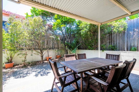 Oceania 11 - Accommodation Fremantle 2