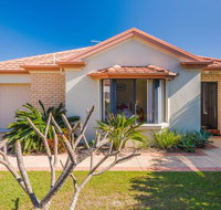 Oceania Cottage - LJHooker Yamba - Accommodation Fremantle