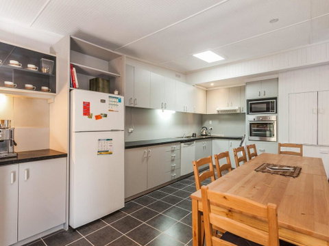 OCEANS 12 - ANGLESEA - Accommodation Fremantle 3