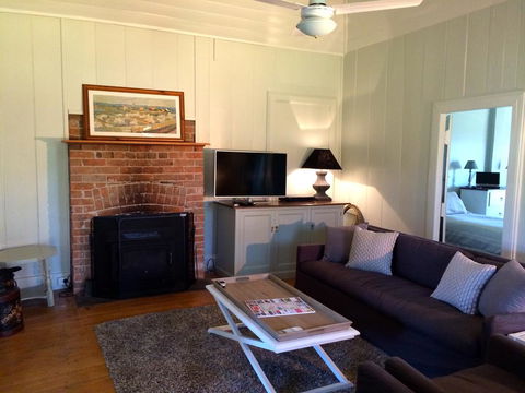 Old Schoolmaster's Cottage On The Barrington River - Accommodation Fremantle 2