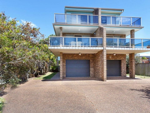 One Street From Main Beach - Accommodation Fremantle 0