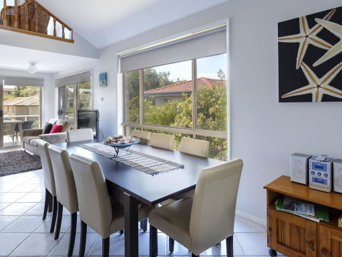 One Street From Main Beach - Accommodation Fremantle 1