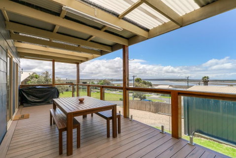 Outlook Views - Accommodation Fremantle 2
