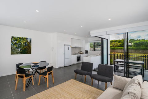 Oxford Steps - Executive 2BR Bulimba Apartment Across From The Park On Oxford St - Accommodation Fremantle 1