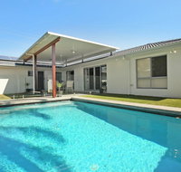 Palm 95 - Modern 4 BDRM Home with Pool - Accommodation Fremantle