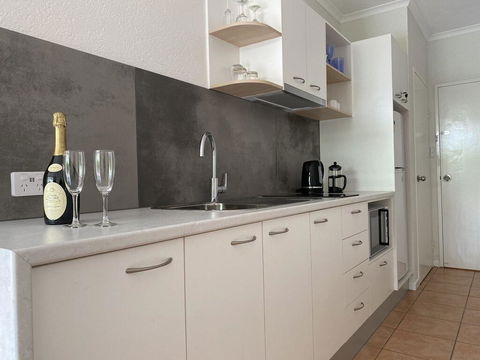 Palm Villas In Port #8 - Accommodation Fremantle 1