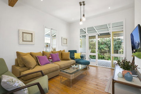Paws Up Cottage - Accommodation Fremantle 0