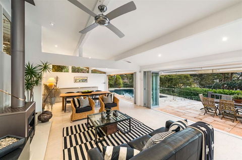 Peaceful And Mature Gardens With Panoramic Views - Accommodation Fremantle 3