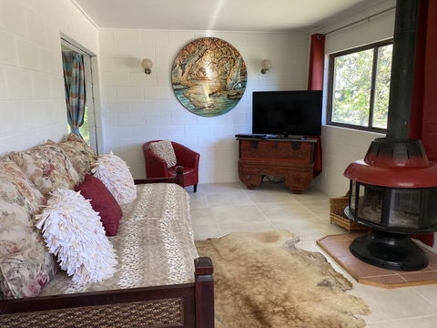 Pear Tree Cottage At Amiens - Accommodation Fremantle 3