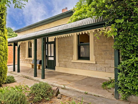 Pembury Cottage - Accommodation Fremantle 0