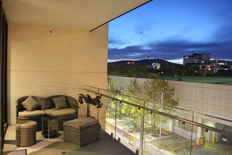 Perfectly Located Modern Apartment - Canberra CBD - Accommodation Fremantle 0