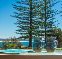 PERFECTLY POSITIONED BEACHFRONT APARTMENT-GREAT LOCATION WITH OCEAN VIEWS - Accommodation Fremantle