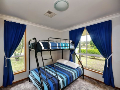 Pet Friendly - Family Holiday Home - Pets Welcome - Accommodation Fremantle 3