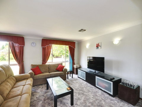 Pet Friendly - Family Holiday Home - Pets Welcome - Accommodation Fremantle 0