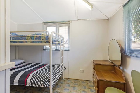 Pet Friendly Beach Cottage @ Ballingalla - Accommodation Fremantle 2