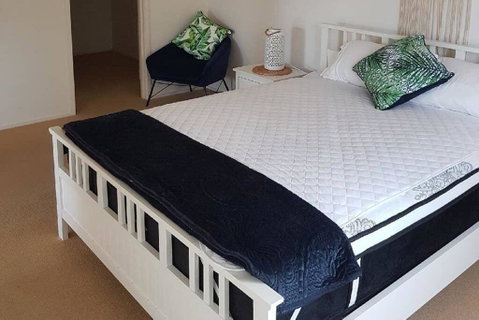 Pet Friendly Paradise Near Beach - Accommodation Fremantle 2
