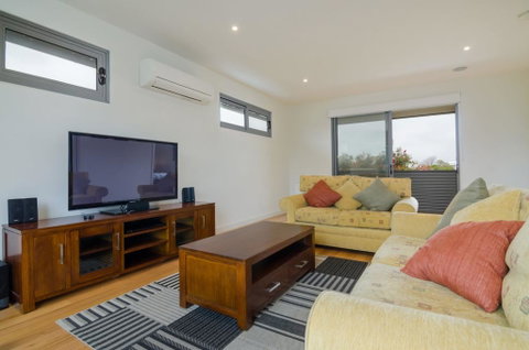 PIER 55 - DROMANA... - Accommodation Fremantle 3