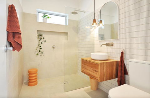 Pine At Arlo's - Refined Luxury In Glenelg - Accommodation Fremantle 1