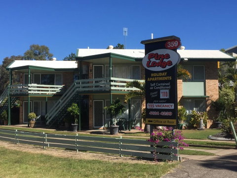 Pine Lodge - Accommodation Fremantle 0