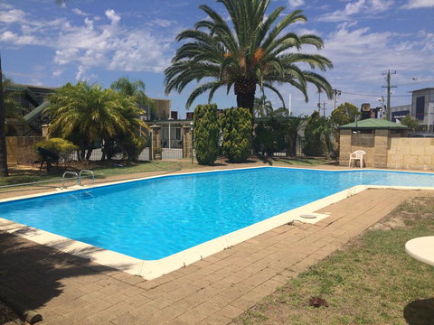 Platinum Motel - Accommodation Fremantle 0