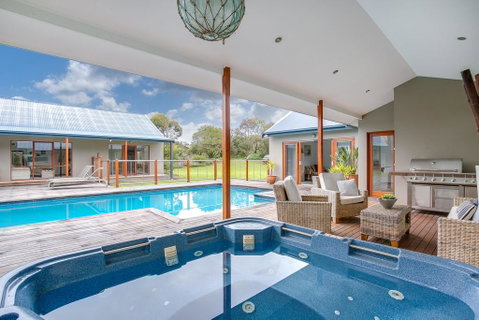 Pool Haven On Leah - Accommodation Fremantle 0