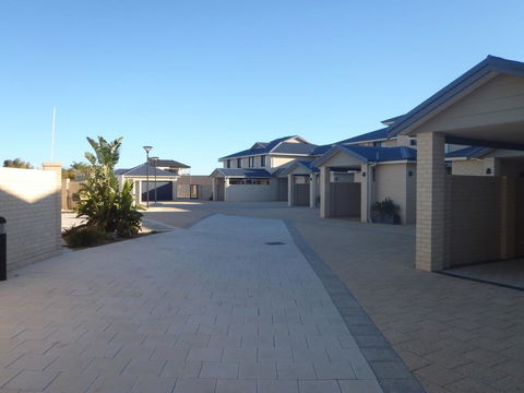 Port Denison Beach Resort - Accommodation Fremantle 3