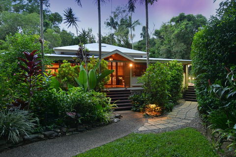 Port Douglas Valley Retreat - Accommodation Fremantle 0