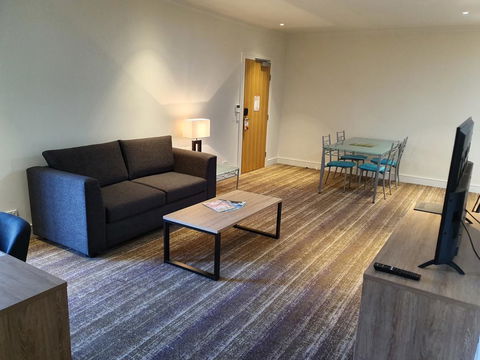 Porter's Plainland Hotel - Accommodation Fremantle 2